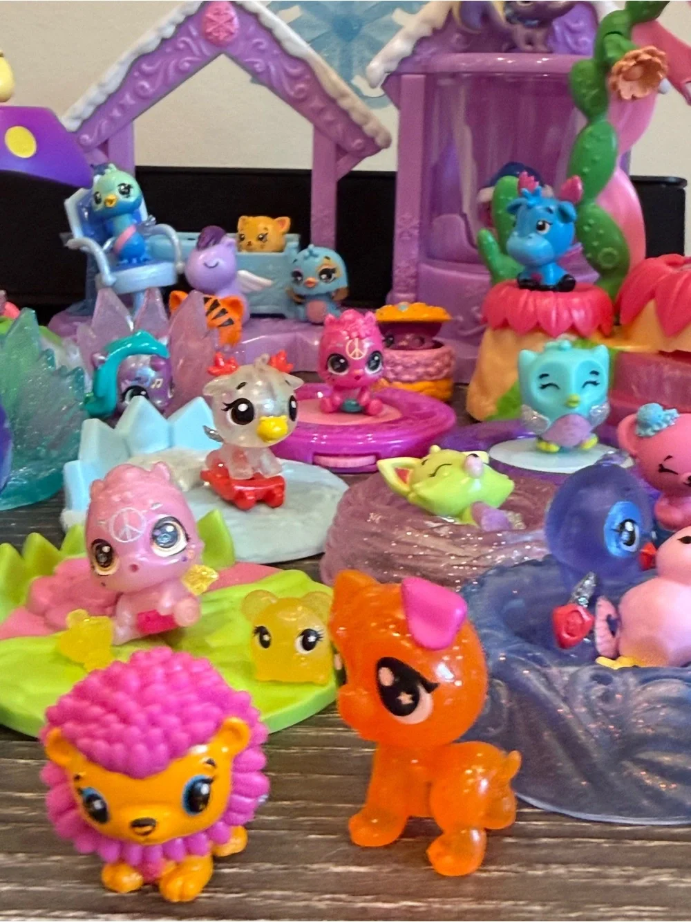Hatchimals hug lot winter set beds spinners many animals lot